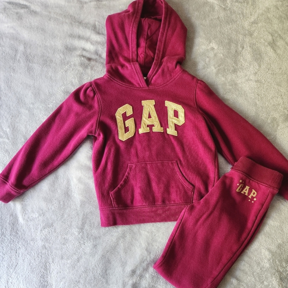 Little girls sweatsuit